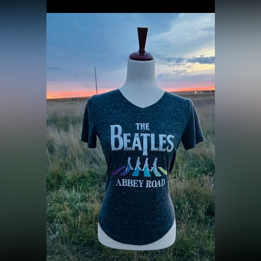 BEATLES- Abbey Road. Dark Gray. Size extra small.